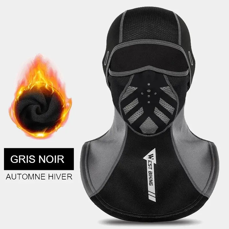 Cagoule pour moto en gris et noir, idéale pour l'automne et l'hiver, avec design ergonomique, zones respirantes et protection thermique renforcée, accompagnée d'un symbole de flamme illustrant sa chaleur.