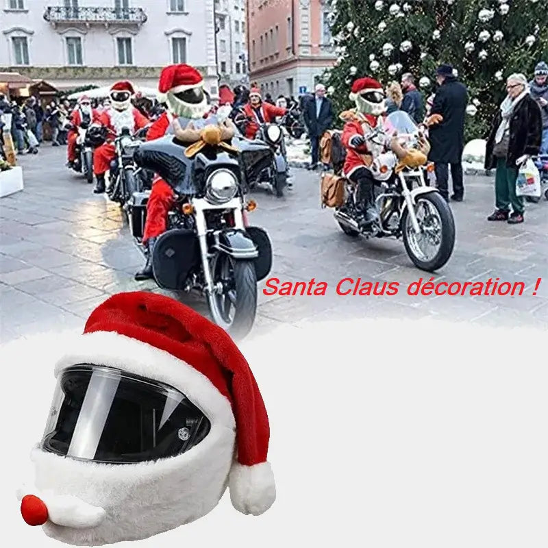 Groupe de motards habillés en Père Noël parcourant une rue décorée pour Noël, avec chaque casque recouvert d’un Bonnet Père Noël Casque Moto rouge et blanc.