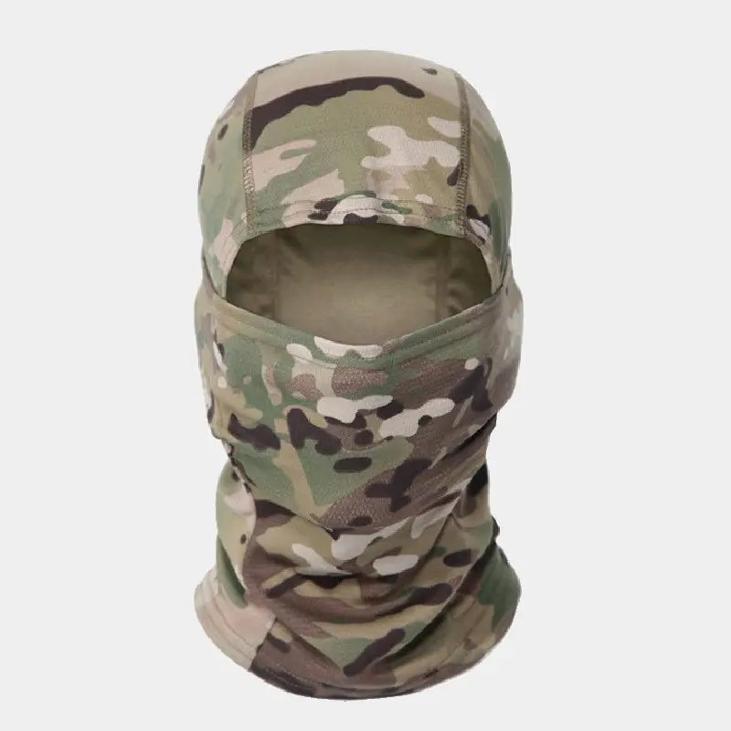 Cagoule camouflage militaire vert sombre avec tissu flexible pour confort et protection.