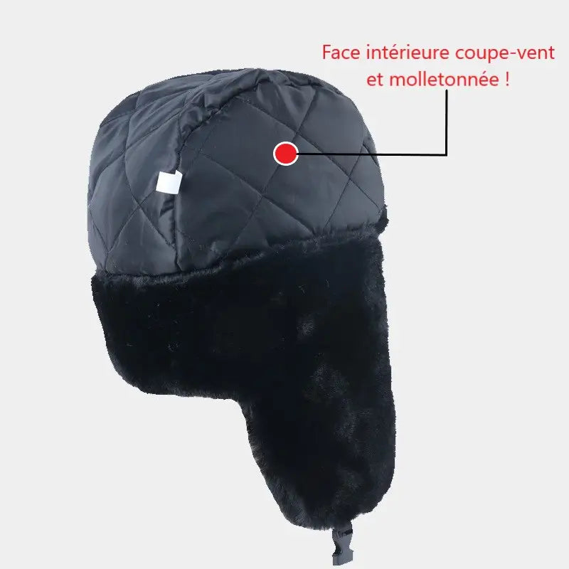 Vue détaillée de la Cagoule Chapka noire, avec annotation indiquant la couture renforcée et la qualité de la doublure intérieure pour plus de résistance et de confort.