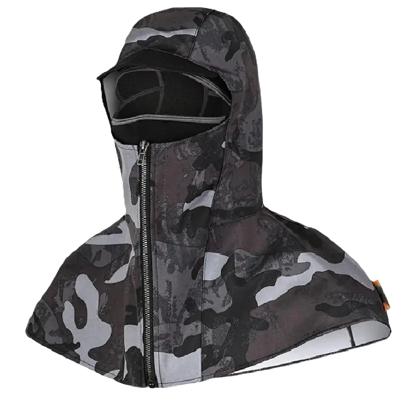 Cagoule de chasse camouflage gris et noir avec fermeture éclair frontale, design couvrant et protecteur, adaptée aux activités en extérieur par temps froid. Fond transparent pour mettre en avant le motif discret et élégant.