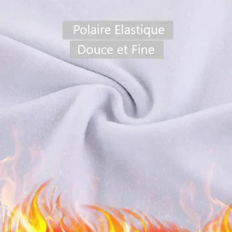 Zoom sur le Tissu en polaire élastique douce et fine de la cagoule hiver moto, illustrée avec des flammes pour mettre en avant sa chaleur et sa protection thermique idéale pour l’hiver.