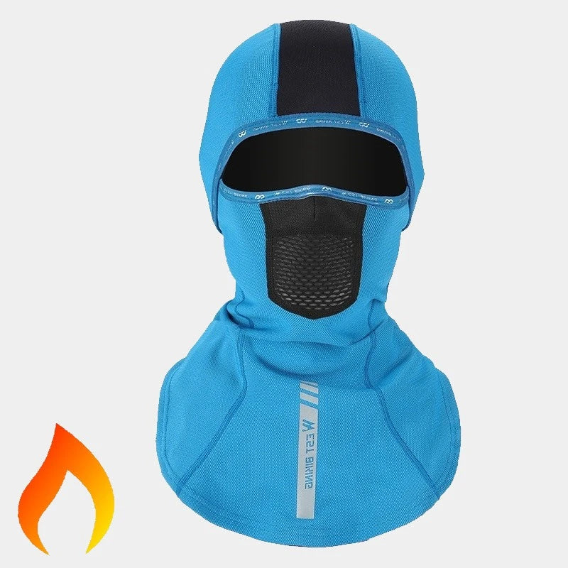 Cagoule Moto pour femme à cheveux longs de couleur bleue ciel, dotée d'un design ergonomique et d'une ouverture ajustée pour le visage, idéale pour les trajets hivernaux.