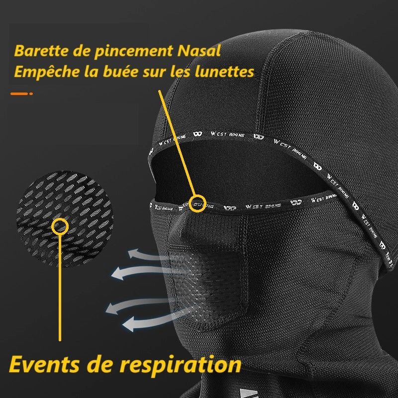 Zoom sur les évents de respiration de la Cagoule Moto pour femme à cheveux longs, avec un design technique favorisant une bonne circulation de l'air pour un confort optimal.