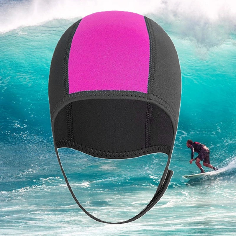 Cagoule néoprène de natation ou plongée en eau froide, conçue pour le surf et les sports aquatiques extrêmes, offrant isolation thermique et maintien optimal dans l'eau.