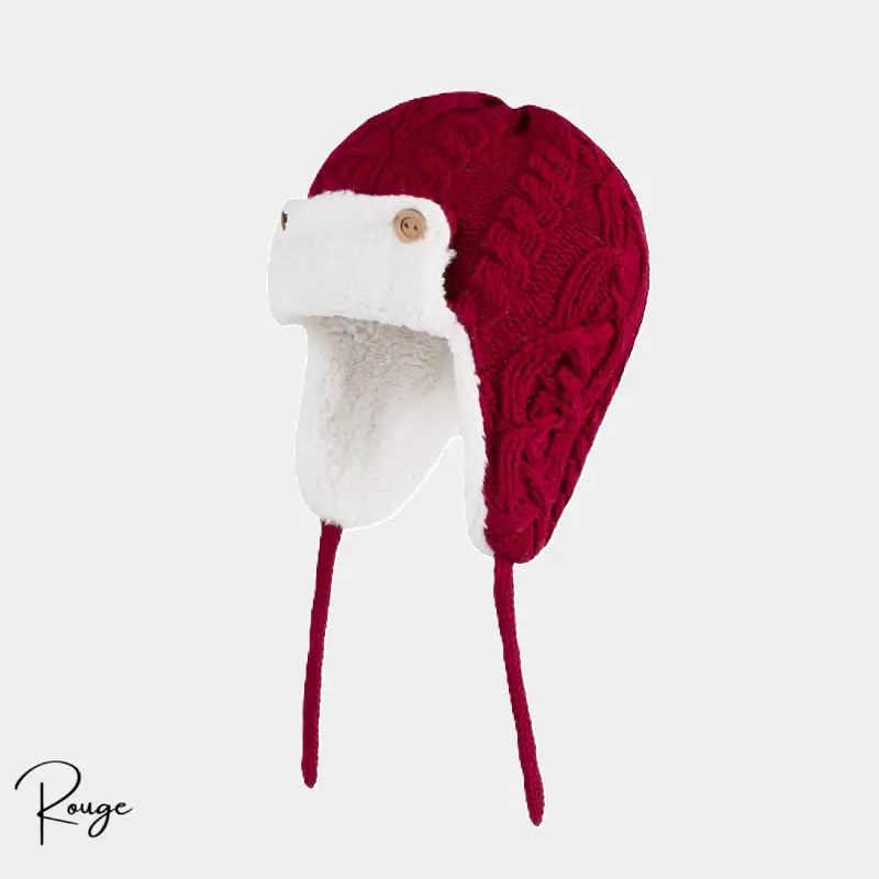 Chapka Enfant Tricot rouge et blanc en laine épaisse – Un bonnet aviateur tricoté rouge et blanc, avec une texture en maille torsadée et une doublure polaire ultra chaude.